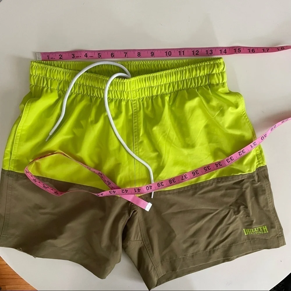 Duluth Trading Co Men’s Pier Genius 7” Swim Trunk Size Medium Lined
